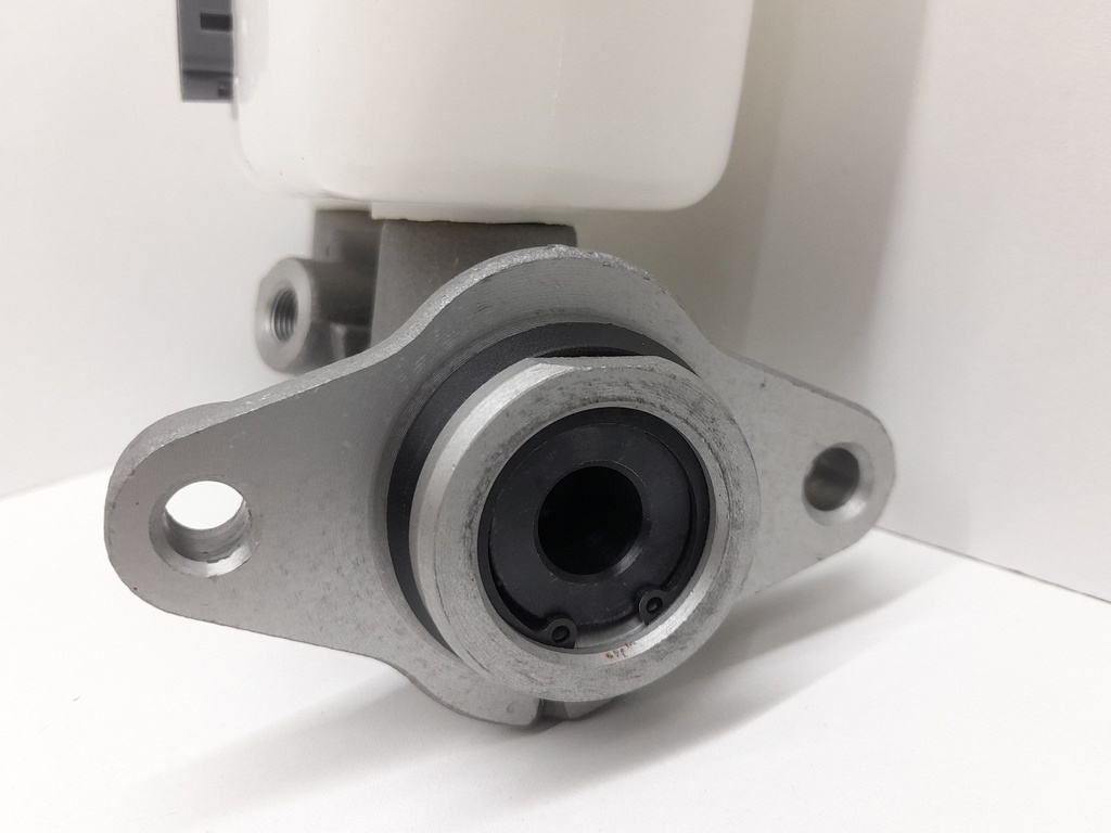 BOMBA FRENO HILUX MERU 2.4 2.7 00-05 - Vista 4