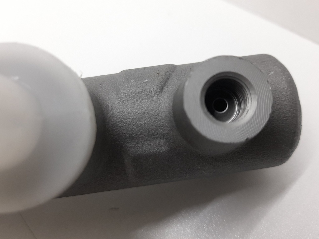 BOMBA FRENO HILUX MERU 2.4 2.7 00-05 - Vista 6