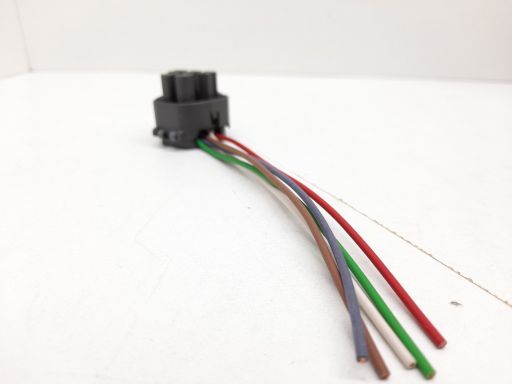 CONECTOR BOMBA GASOLINA YARIS 4 RUNNER COROLLA - Vista 4