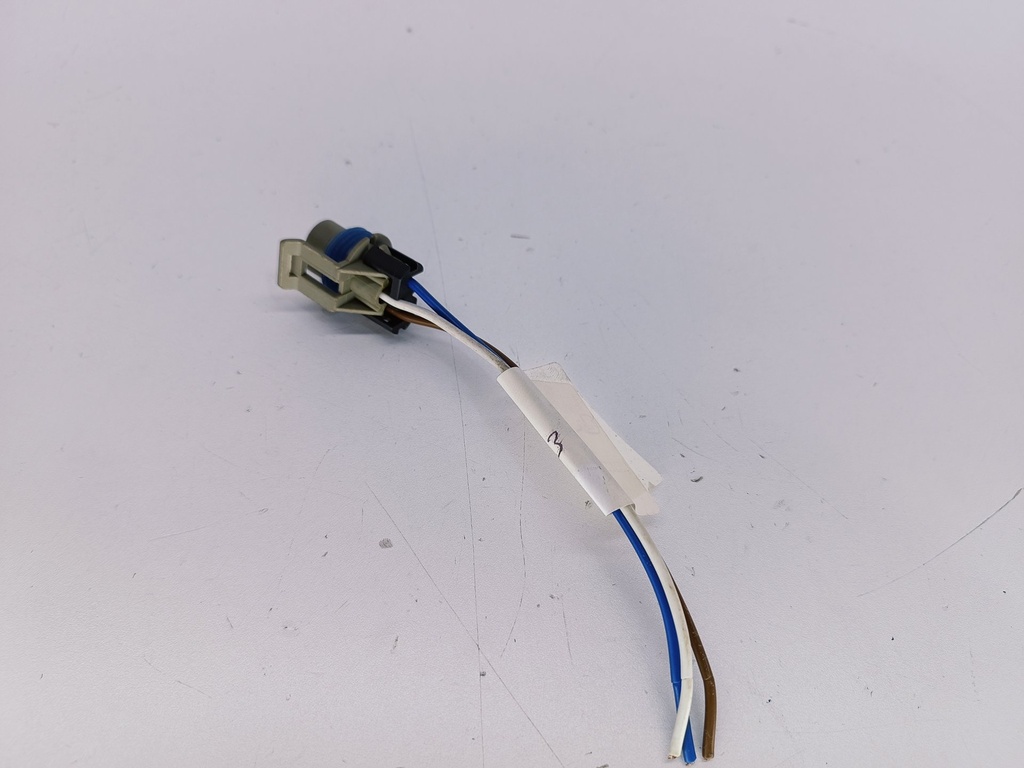 CONECTOR VALVULA DE PRESION DE ACEITE BLAZER TAHOE SILVERADO - Vista 2
