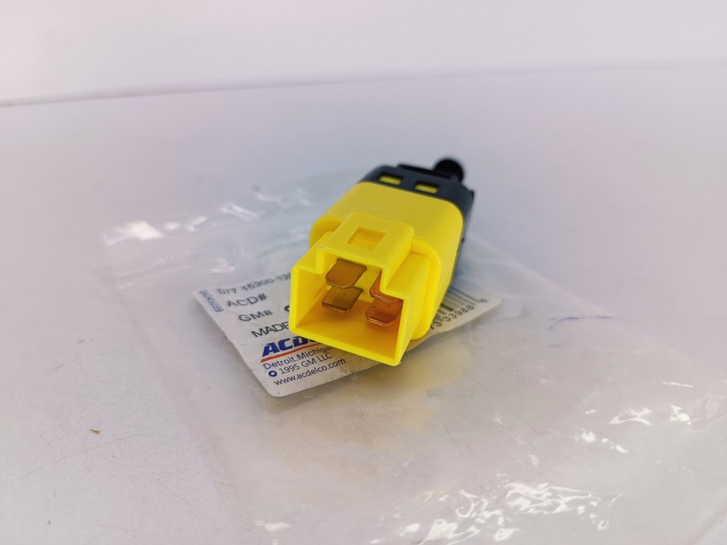 SENSOR PEDAL FRENO AVEO 1.6 2 PIN - Vista 2