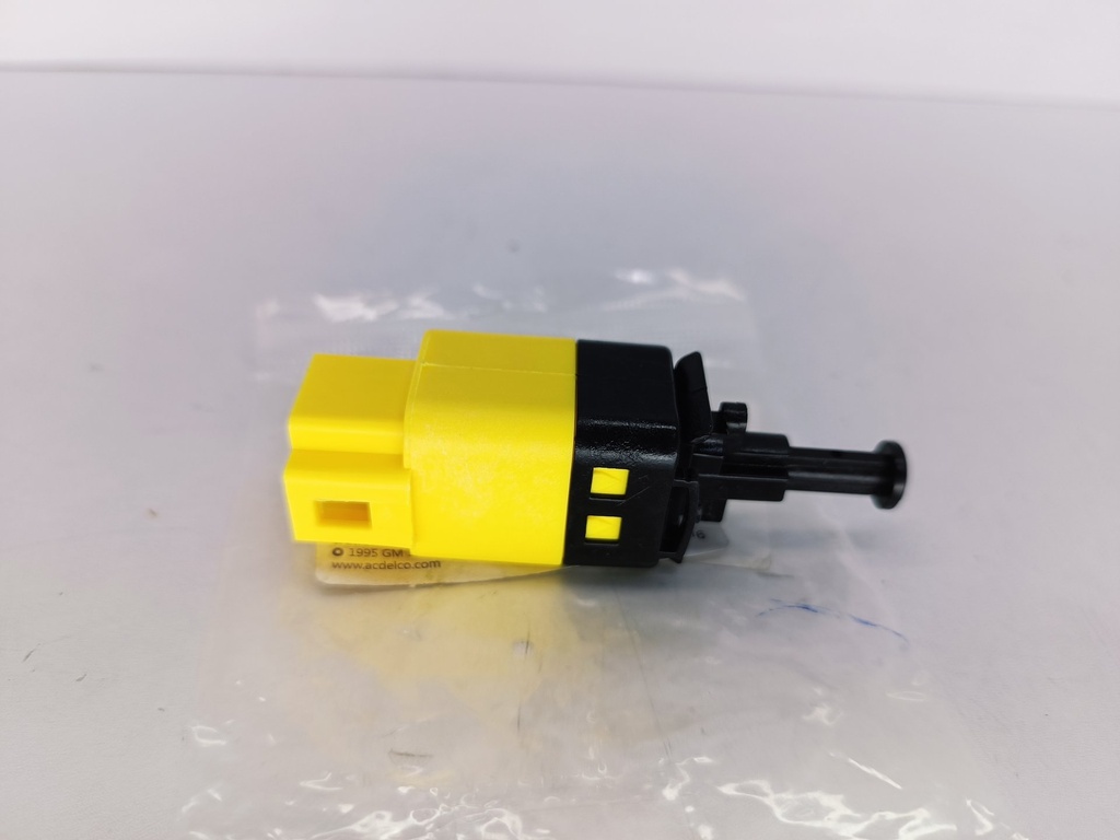 SENSOR PEDAL FRENO AVEO 1.6 2 PIN - Vista 3