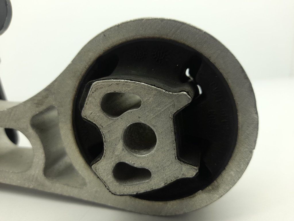 BASE MOTOR TRAS ECOSPORT TITANIUM 2014 SINC - Vista 7