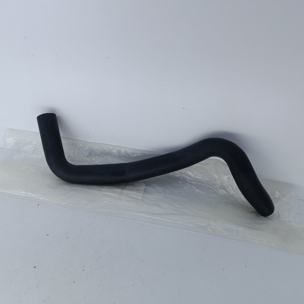MANGUERA RADIADOR INF OPTRA LIMITED TAPA NEGRA - Vista 1