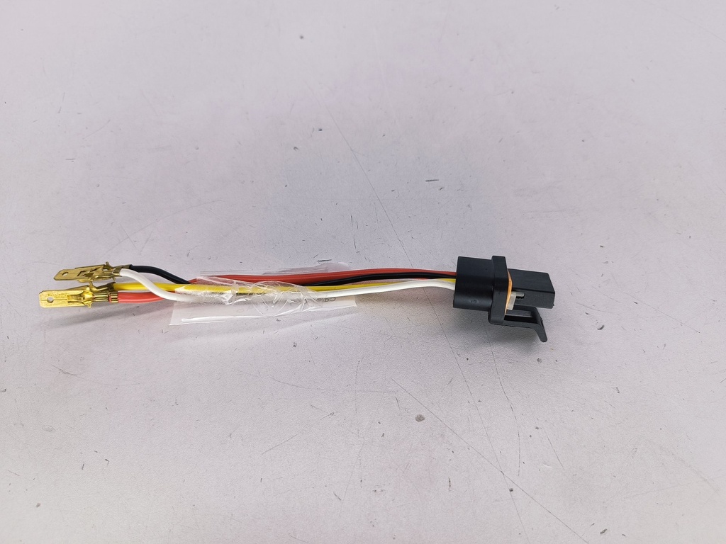 CONECTOR ALTERNADOR F.I CENTURY BLAZER DAEWOO 4 CABLES
